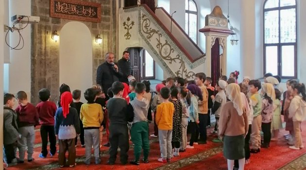 Vakfıkebir'de minikler camide buluştu
