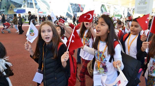Yaşları Küçük, Alkışları Büyük Oldu