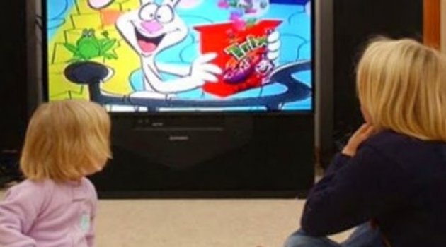 Yatak Odasındaki Televizyon Çocuğu Obez Yapıyor