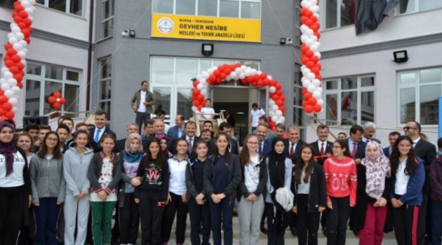 Yenişehir'e Yeni Okuluna Kavuştu