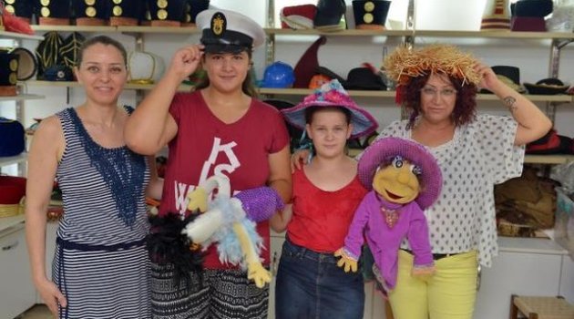 Yetenekli çocuklar kuklalarla hayata tutundu