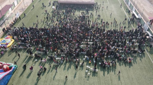 Yetim çocuklar sevindirildi