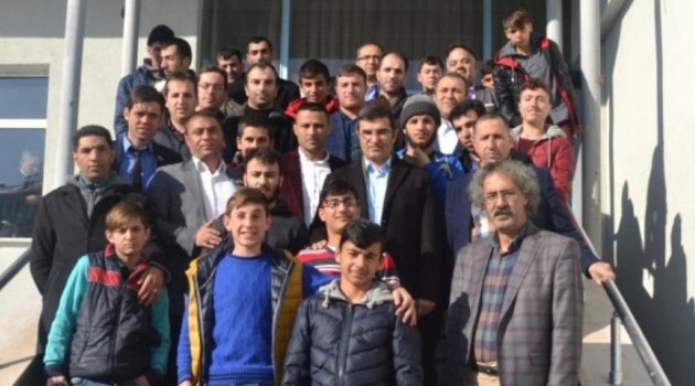 Yıllar Sonra Buluşan Yurt Çocukları Erzurumda Özlem Giderdiler