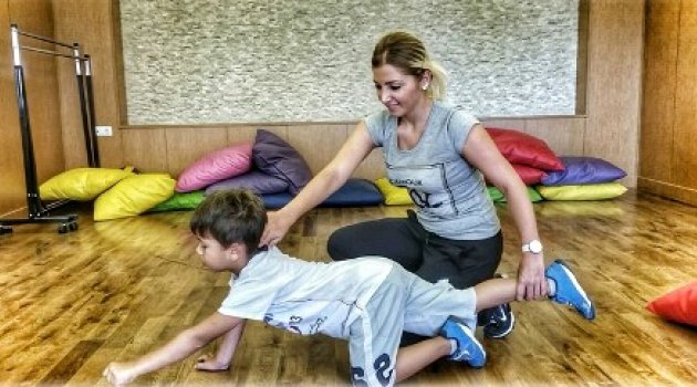 Yoğa ile Minikler Eğlenceli Dakikalar Geçiriyor