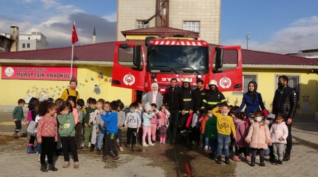 Yüksekovalı minikler itfaiye erleriyle tanıştı