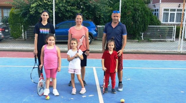Yunusemre’de tenis kursları başladı